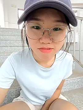 SunnyMist000's Live XXX Chat