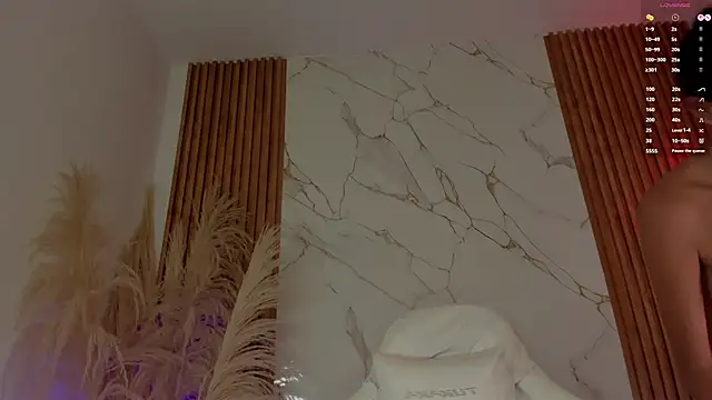 sara_gwen's Live XXX Chat