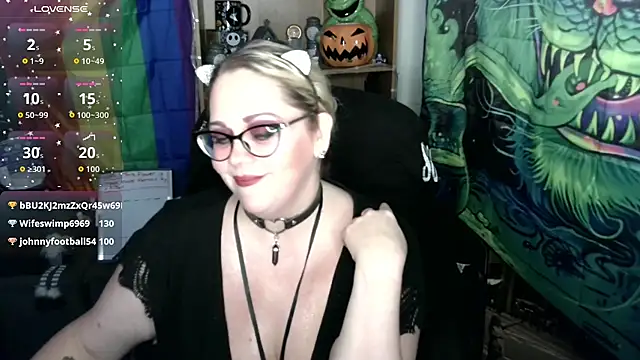 Kinky_Witch live XXX chat