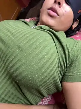 Онлайн чат XXX Hot-AngoriBhabhi