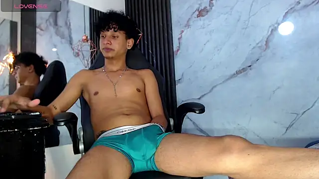 BlakeSttone Chat XXX in diretta