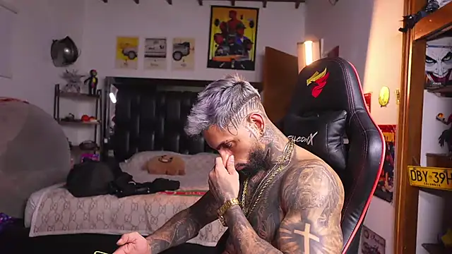 Živý XXX chat logan_hugh8