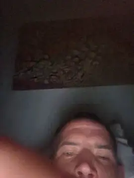 XXX chat uživo modela SingingTrunks
