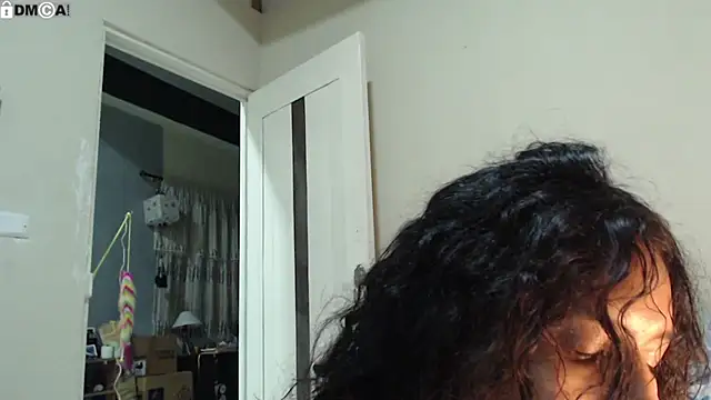 AlinaWoolf_'s Live XXX Chat