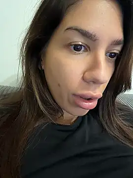 Chatroom XXX en direct de Alexbrune