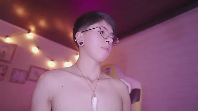Chat XXX en directo de tommy_blue