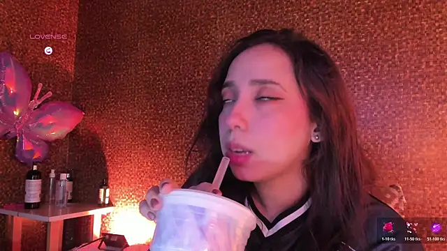 Apartment28's Live XXX Chat