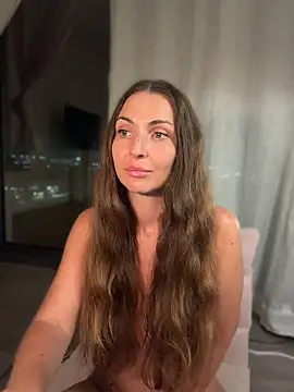 LanaLure_ Adlı Modelin Canlı XXX Sohbeti