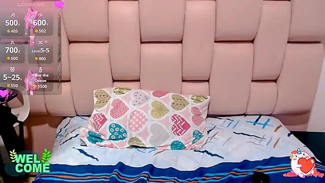 naomi_cute19's Live XXX Chat