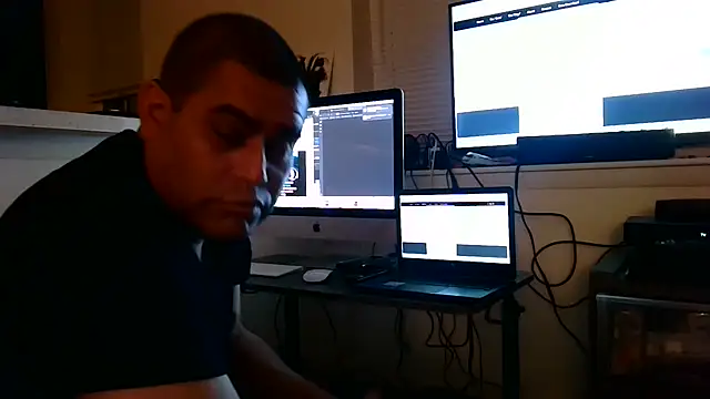 Q1357q's Live XXX Chat