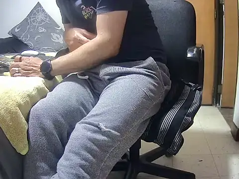 Ponpeo Adlı Modelin Canlı XXX Sohbeti