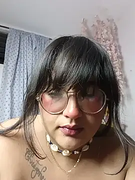 Chatroom XXX en direct de Kuutar