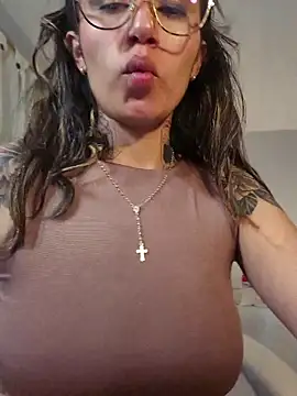 Mar_puentes Adlı Modelin Canlı XXX Sohbeti