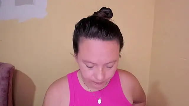 lauraguzman Chat XXX in diretta