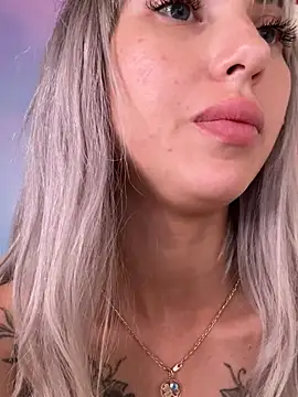 TeaseBabeXXX Adlı Modelin Canlı XXX Sohbeti