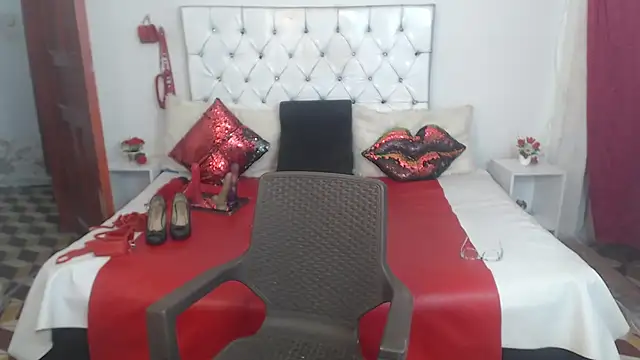 Sweetbigcatt live XXX chat