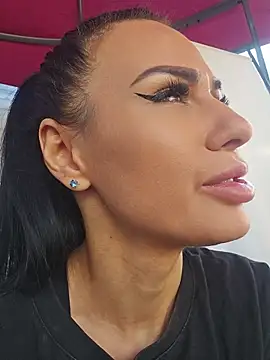 KatiaDivine Chat XXX live