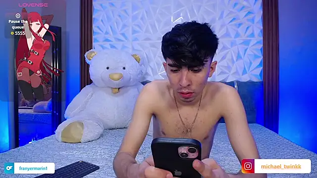 Michael_and_twinkkn Live XXX chat