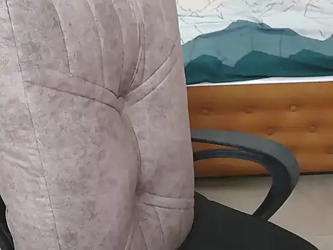 Chat +18 de AvantikaSharma ao vivo