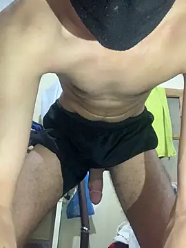 Bouzeb_48 在線直播表演