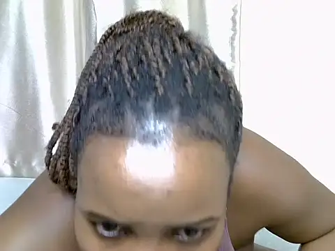 Chatroom XXX en direct de Queen_pretty2