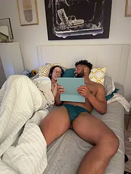 HornyStr8Freak Chat XXX in diretta