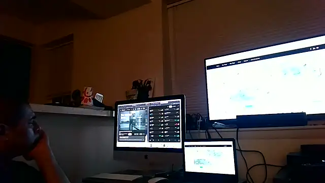 Q1357q Show in webcam