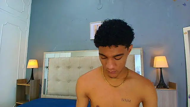 _Thiago12n Live XXX chat