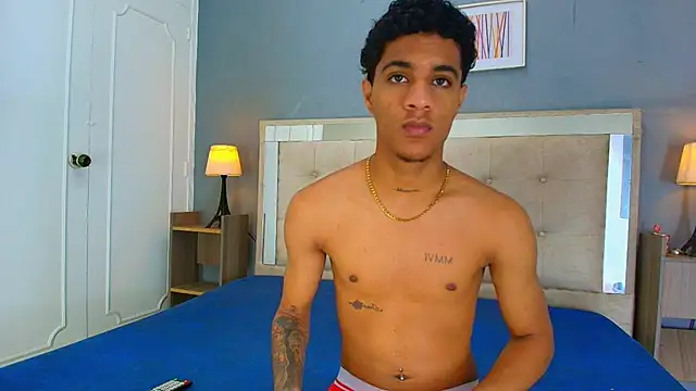 XXX chat uživo modela _Thiago12