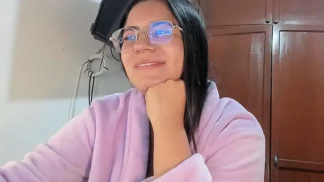 Chat XXX en directo de melodyi__