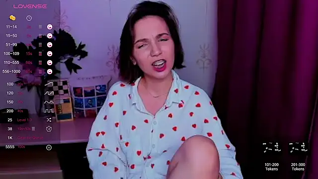 KindHazelHere_ Adlı Modelin Canlı XXX Sohbeti