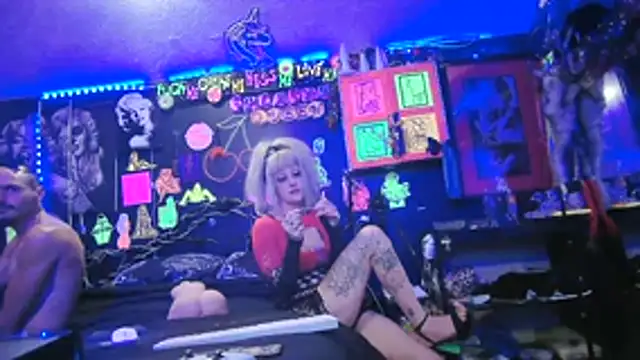 Splash_Queen420 Adlı Modelin Canlı XXX Sohbeti
