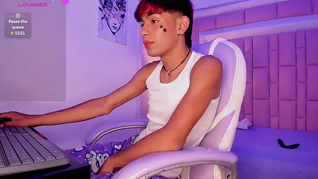 Chat XXX en directo de cherub_