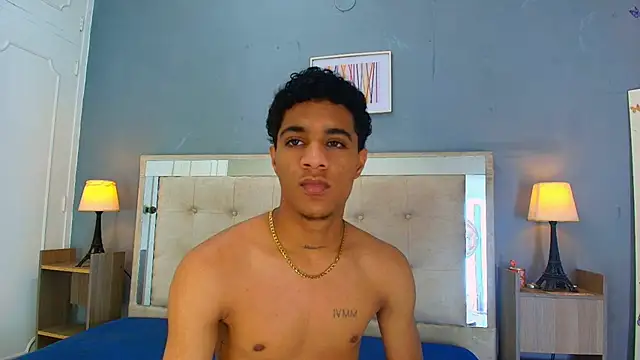 _Thiago12 Adlı Modelin Canlı XXX Sohbeti
