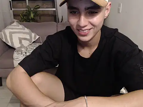Canelo_444 live XXX chat