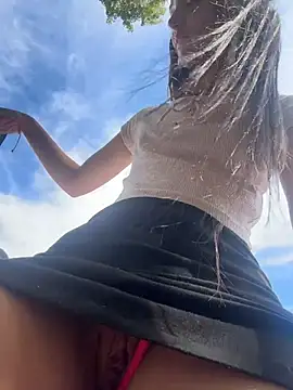 DollyTall Webcam Show