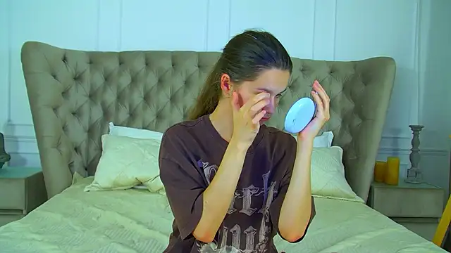 XXX chat uživo modela JuliettaTiffani
