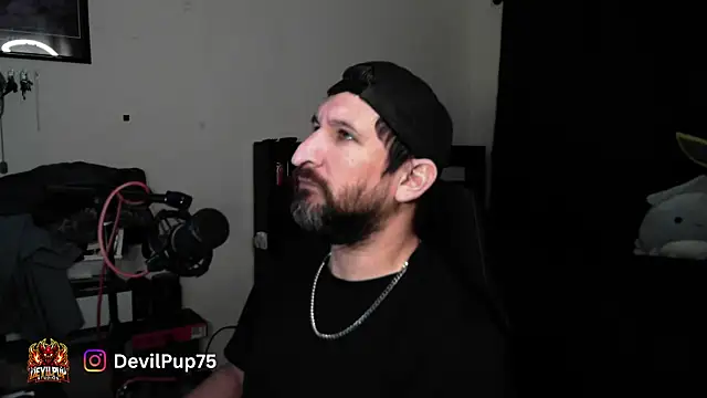 DevilPup75_ Chat XXX in diretta