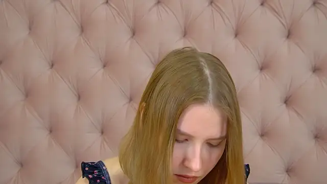 Chat +18 de LiliLinn ao vivo