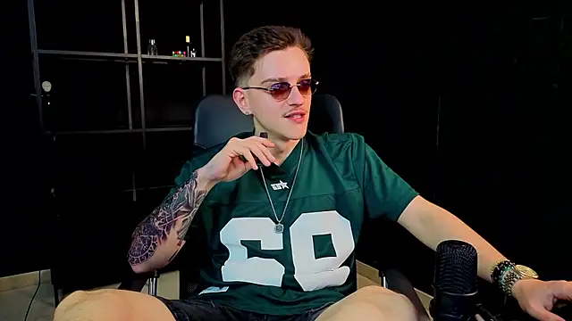 FelixStarkk Live XXX Chat