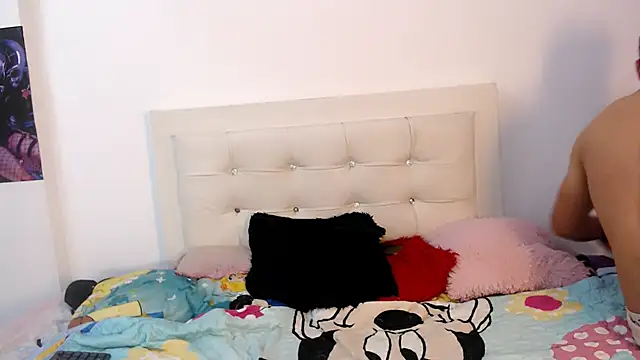 Živý XXX chat mia_and_axel