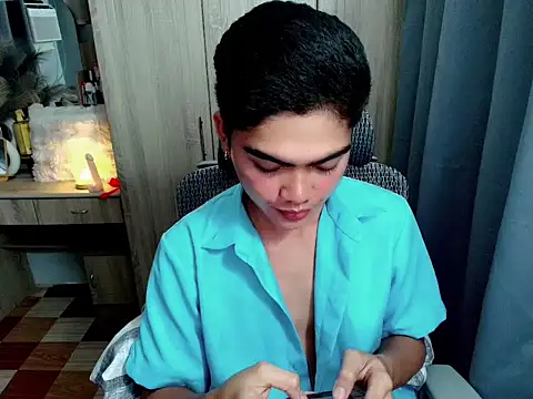 XXX chat uživo modela ItsKenny