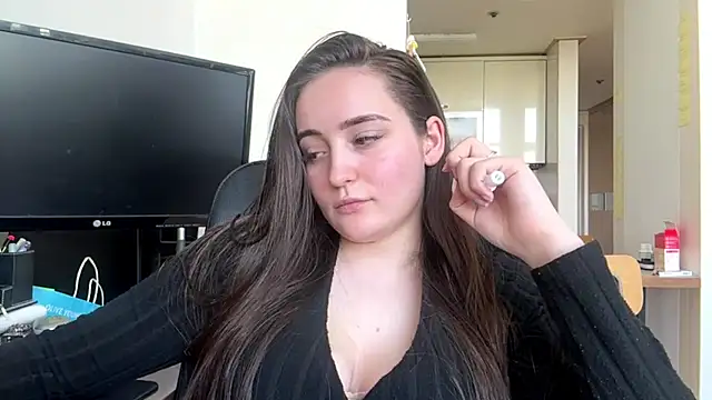 Chatroom XXX en direct de Emilly_Cart