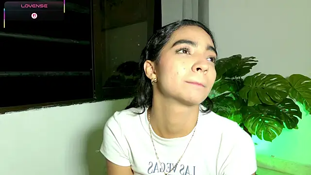 adelineevs' Live XXX Chat
