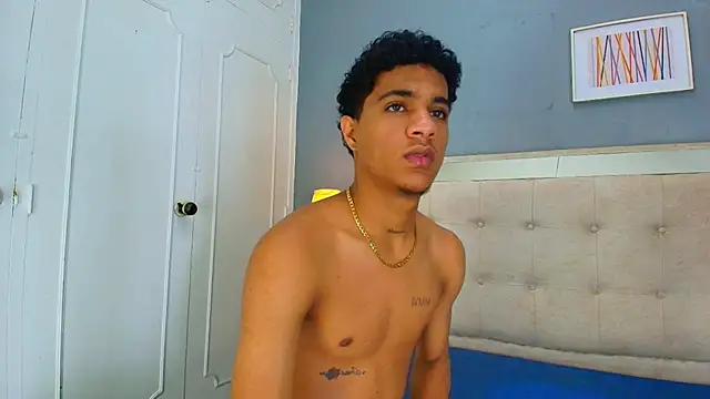 _Thiago12 Live XXX-chat