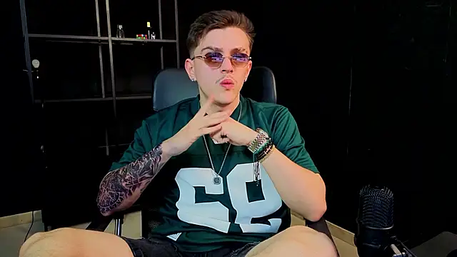 FelixStarkk – Naživo XXX chat
