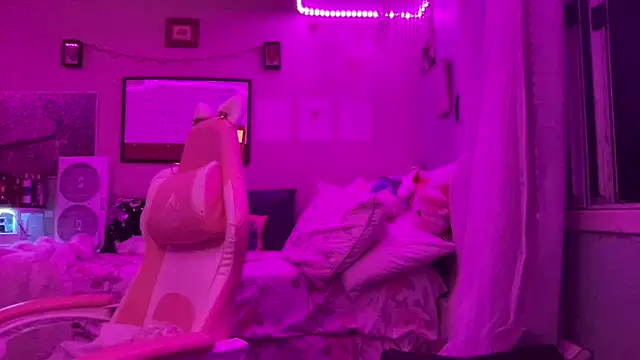 nekowaifuuu's Live XXX Chat