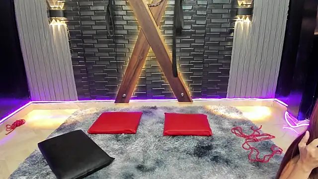 Czat XXX na żywo – BDSM_EXOTICDOMINATION