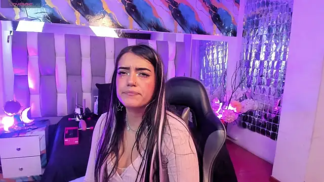 צ'אט XXX בשידור חי של IsaDiiaz