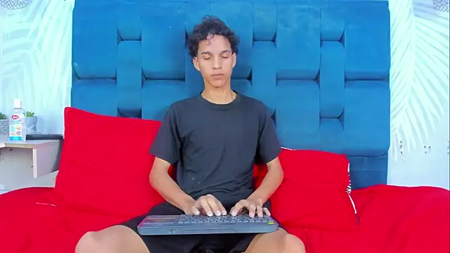 Chat XXX en directo de LatinPrince_